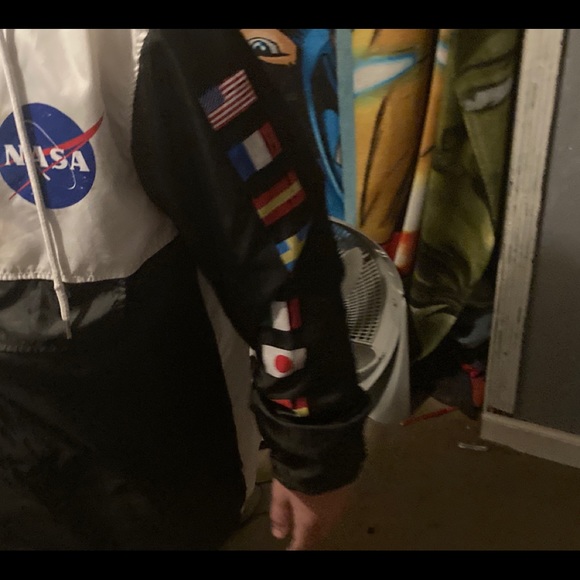 NASA windbreaker jacket - Picture 3 of 5